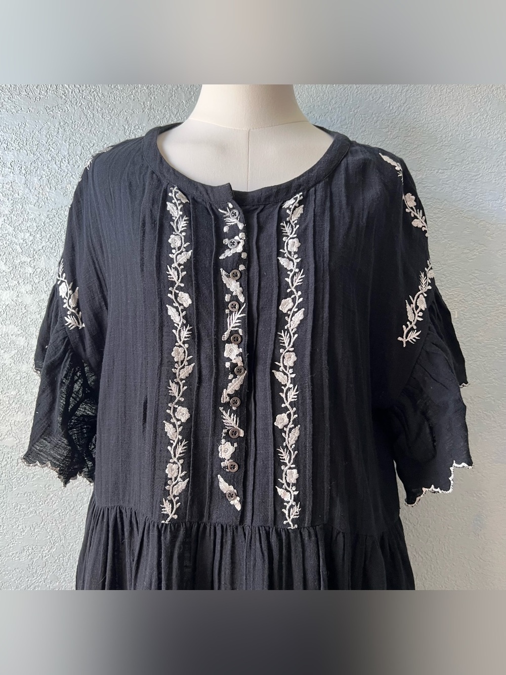 Free People Black Embroidered Tiered Mini Dress Large  Boho Flutter Sleeve - Picture 3 of 8